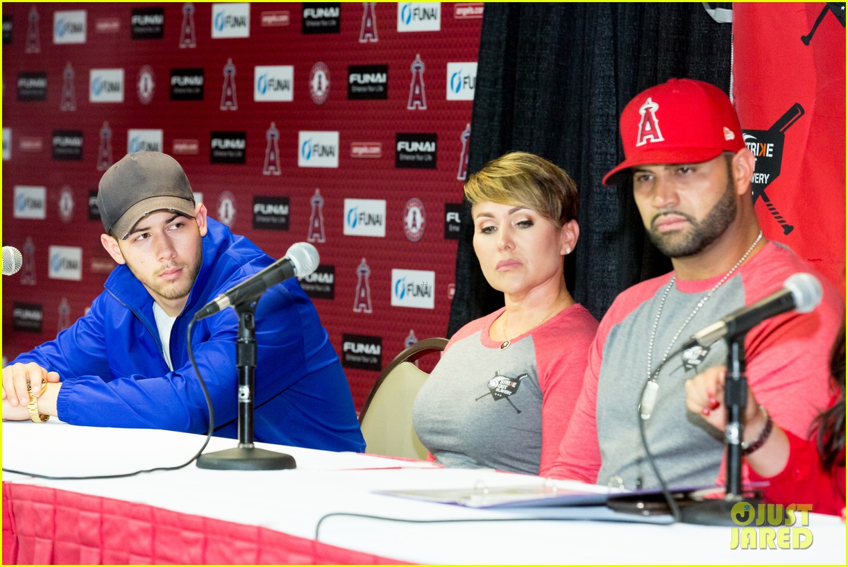 nick jonas helps strike out slavery at press conference ahead of concert 07