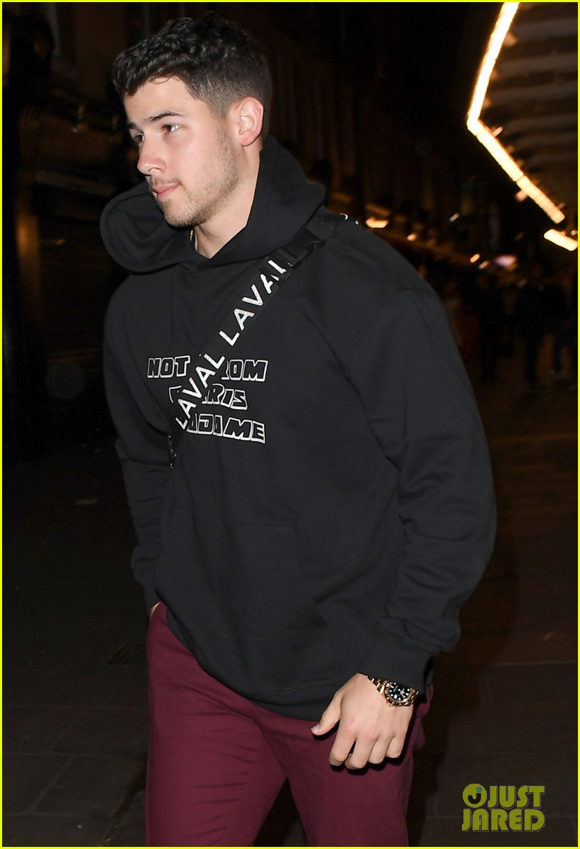 nick jonas continues to spend time in london 06