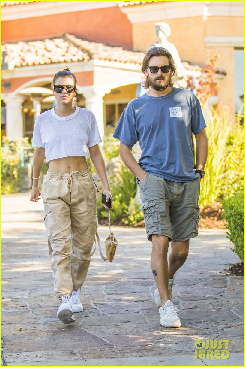 sofia richie flaunts toned abs on date with scott disick 05