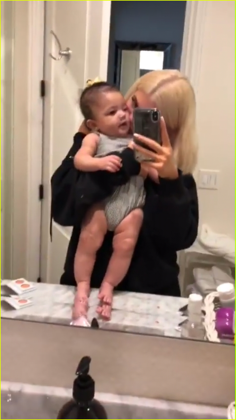 kylie jenner cuddles up to 6 month old stormi in precious snaps 03