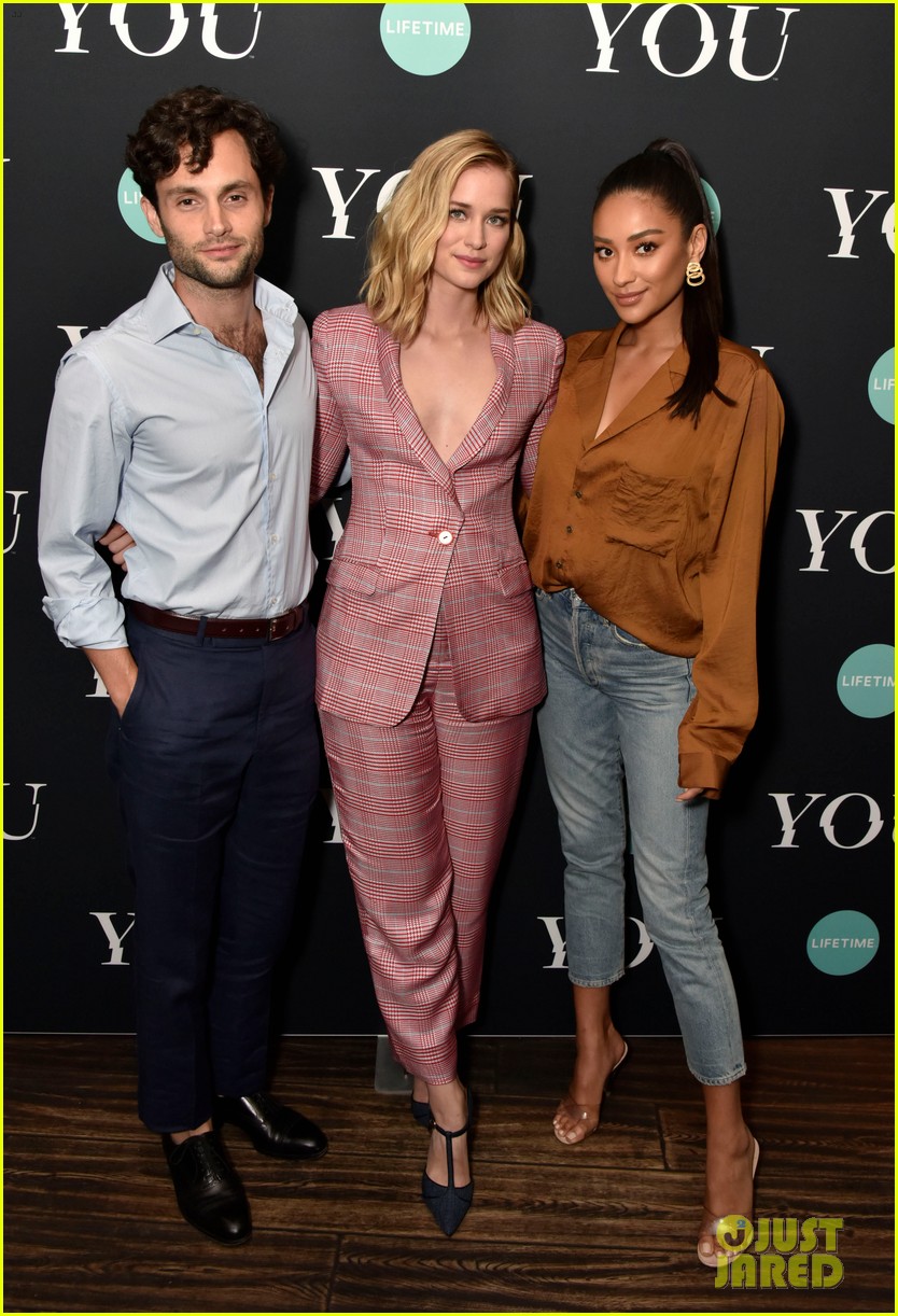 penn badgley elizabeth lail and shay mitchell look stylish at you series premiere 10