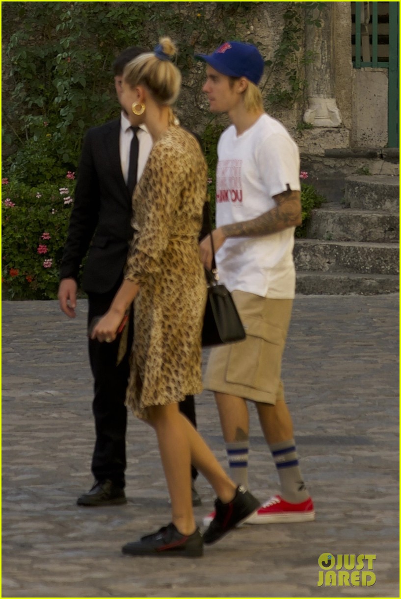 justin bieber and hailey baldwin step out in milan during fashion week 05