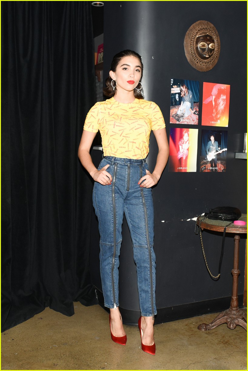 rowan blanchard and haim support planned parenthood at j brands fall 2018 collection launch 07