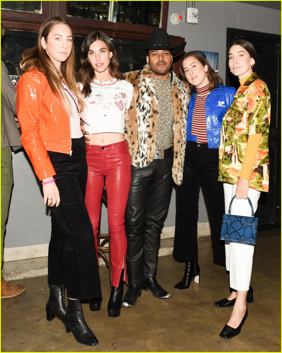 rowan blanchard and haim support planned parenthood at j brands fall 2018 collection launch 25
