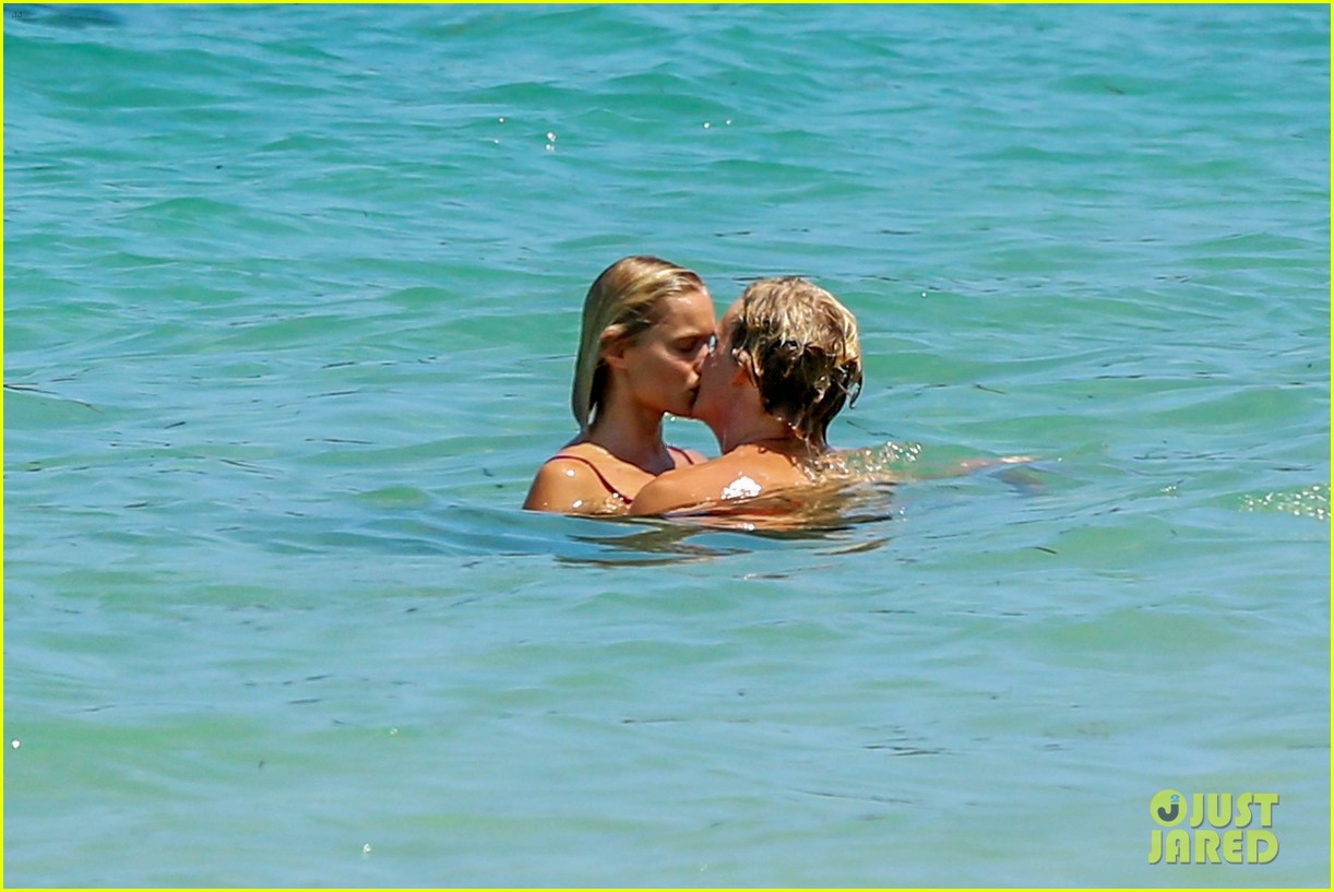 cody simpson hits the beach with girlfriend clair wuestenberg 03