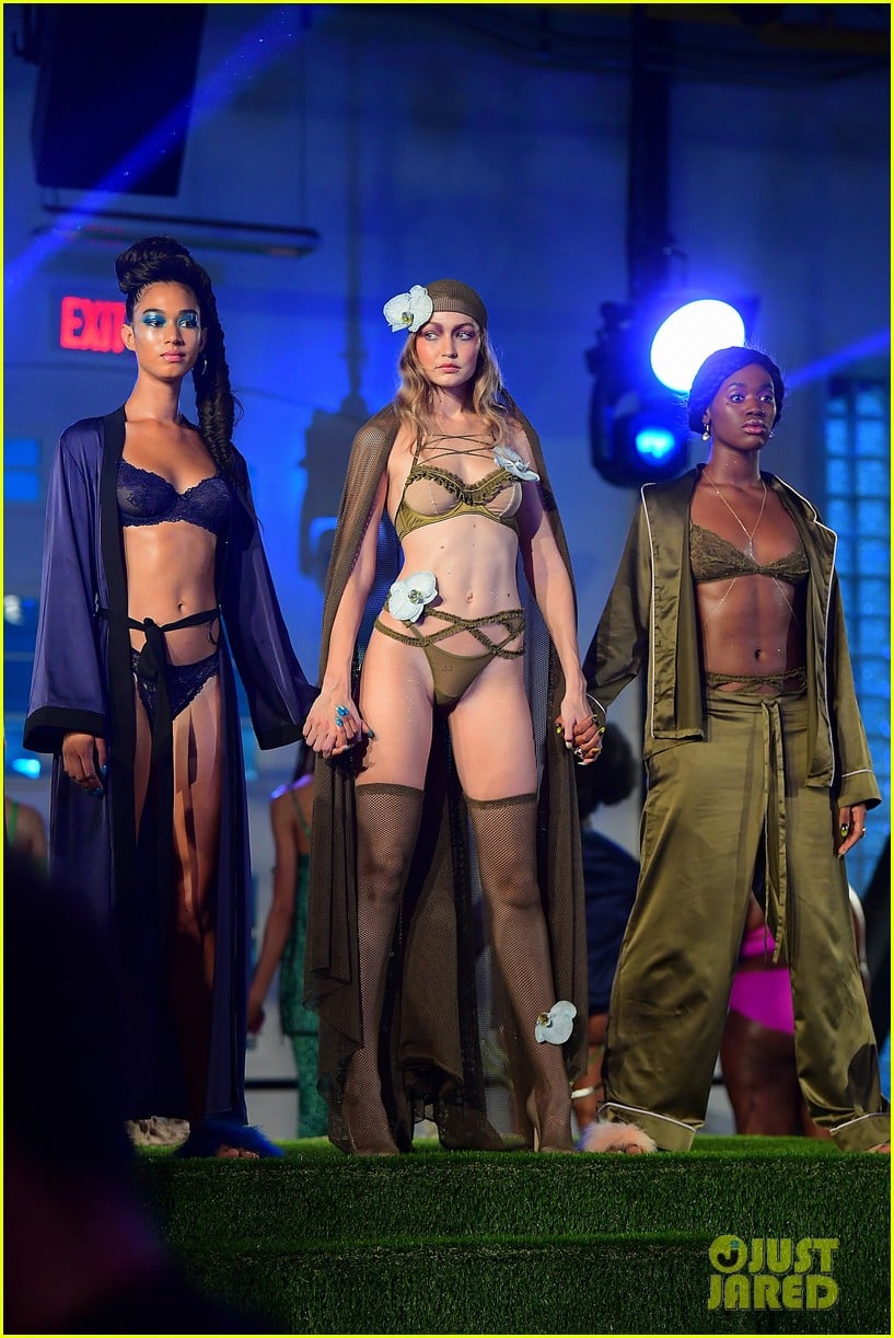 Gigi Hadid & Sister Bella Rock Lingerie Looks at Rihanna's Savage x Fenty  Fashion Show!: Photo 1185335, 2018 New York Fashion Week September, Bella  Hadid, Gigi Hadid Pictures