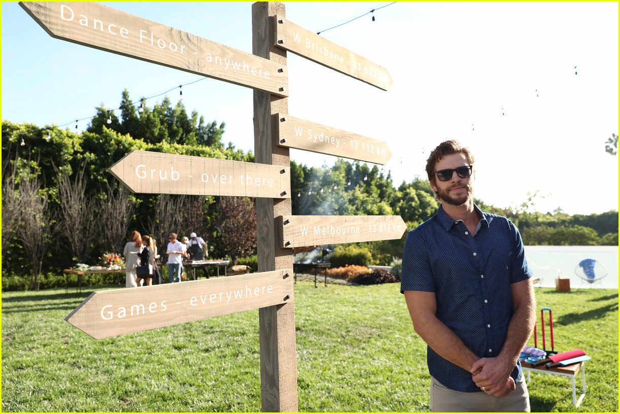 liam hemsworth is all smiles at w brisbanes australian themed party in la06