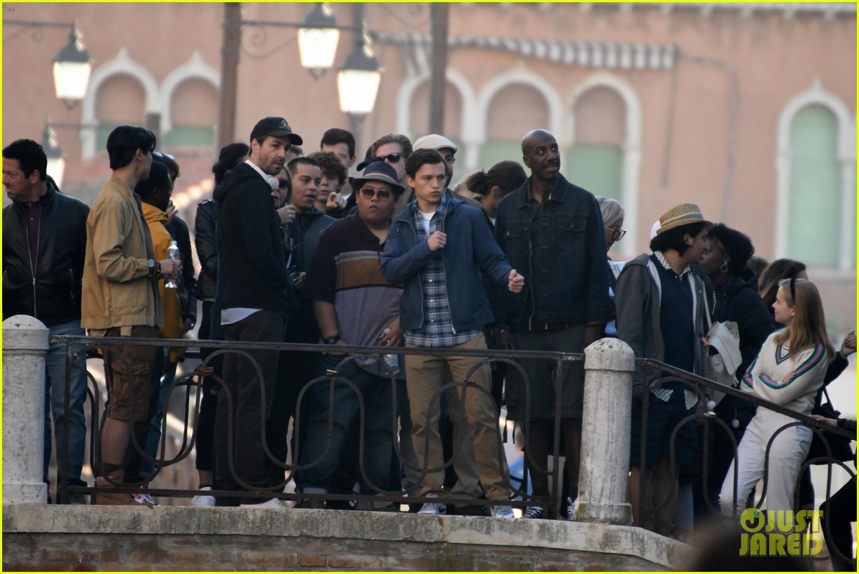 tom holland and zendaya film spider man far from home in the canals in italy05