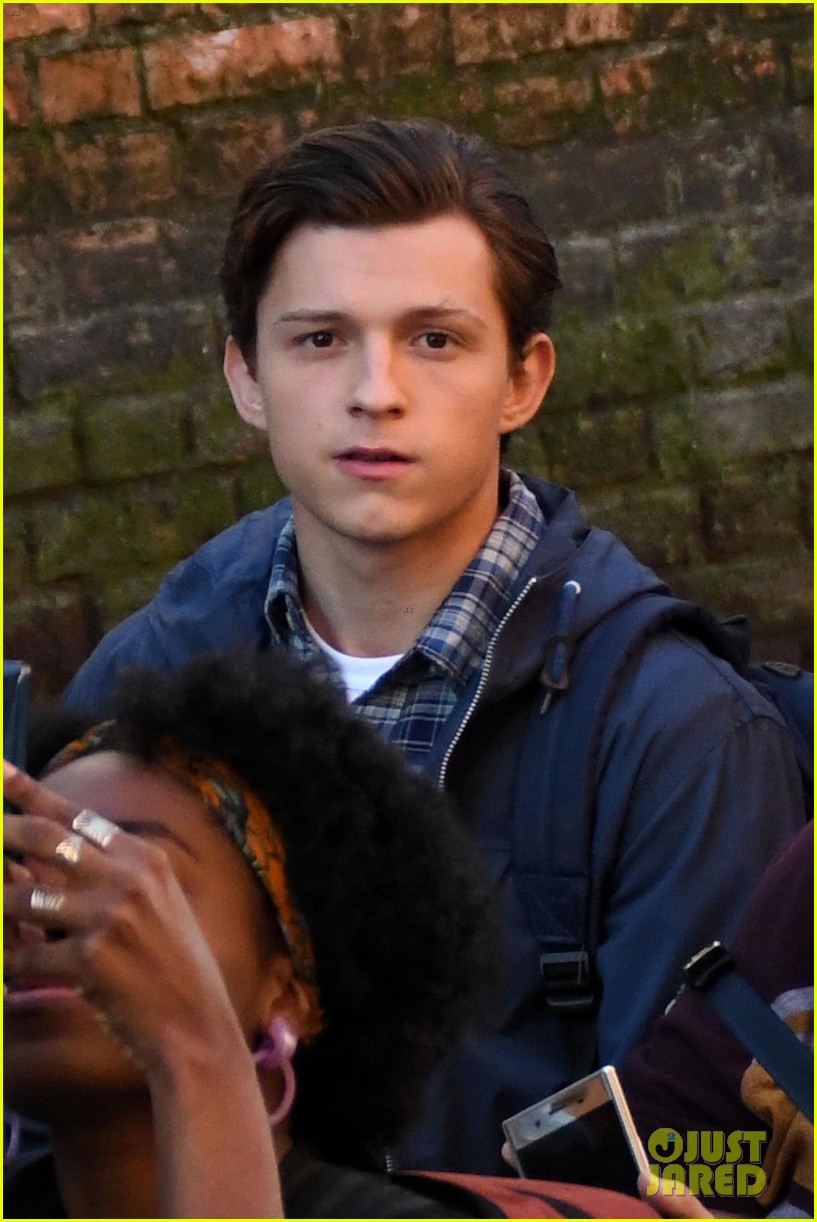 tom holland and zendaya film spider man far from home in the canals in italy06
