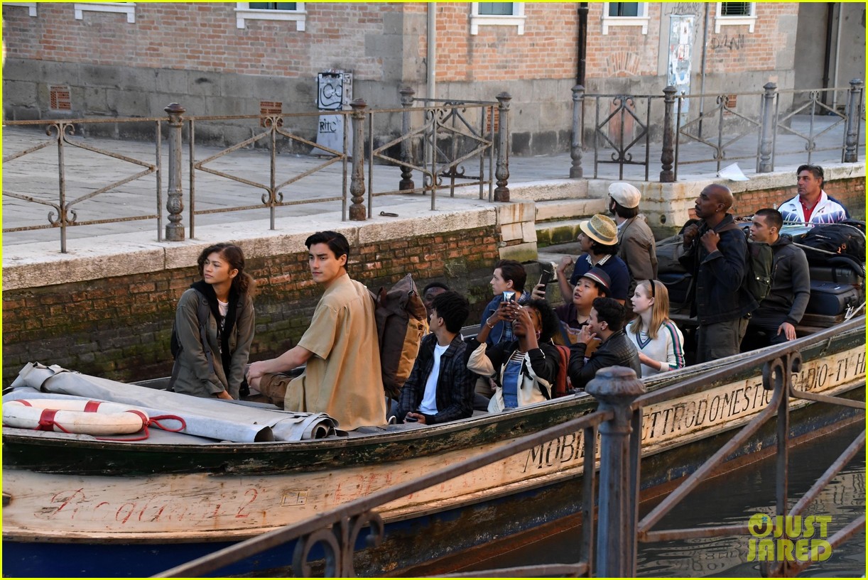 tom holland and zendaya film spider man far from home in the canals in italy37