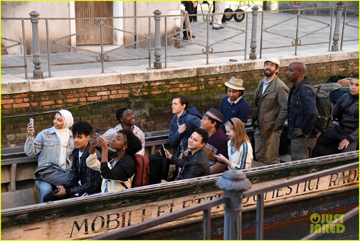 tom holland and zendaya film spider man far from home in the canals in italy42