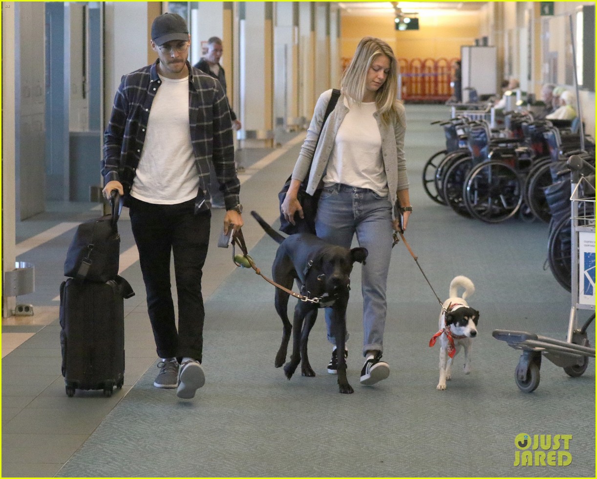melissa benoist chris wood jet out of vancouver 14