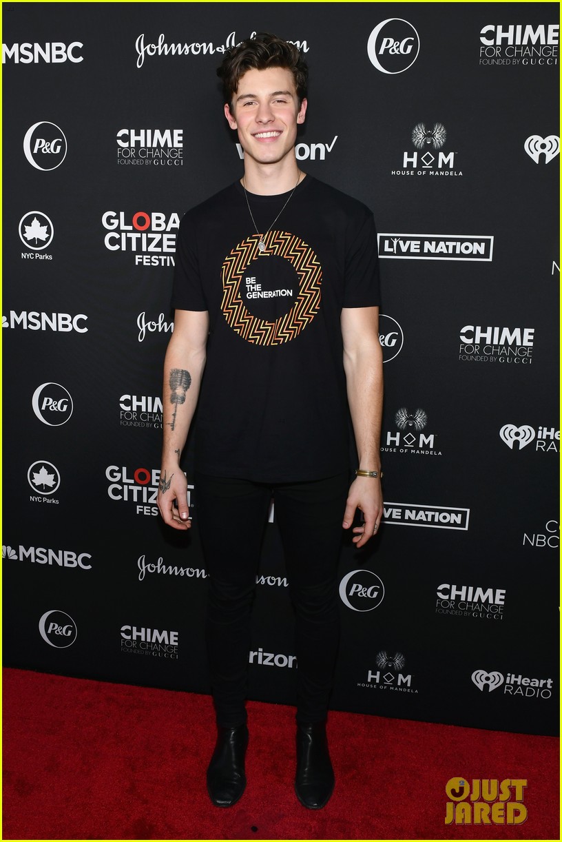 shawn mendes rocks out on stage at global citizen festival 06