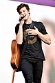 shawn mendes rocks out on stage at global citizen festival 04