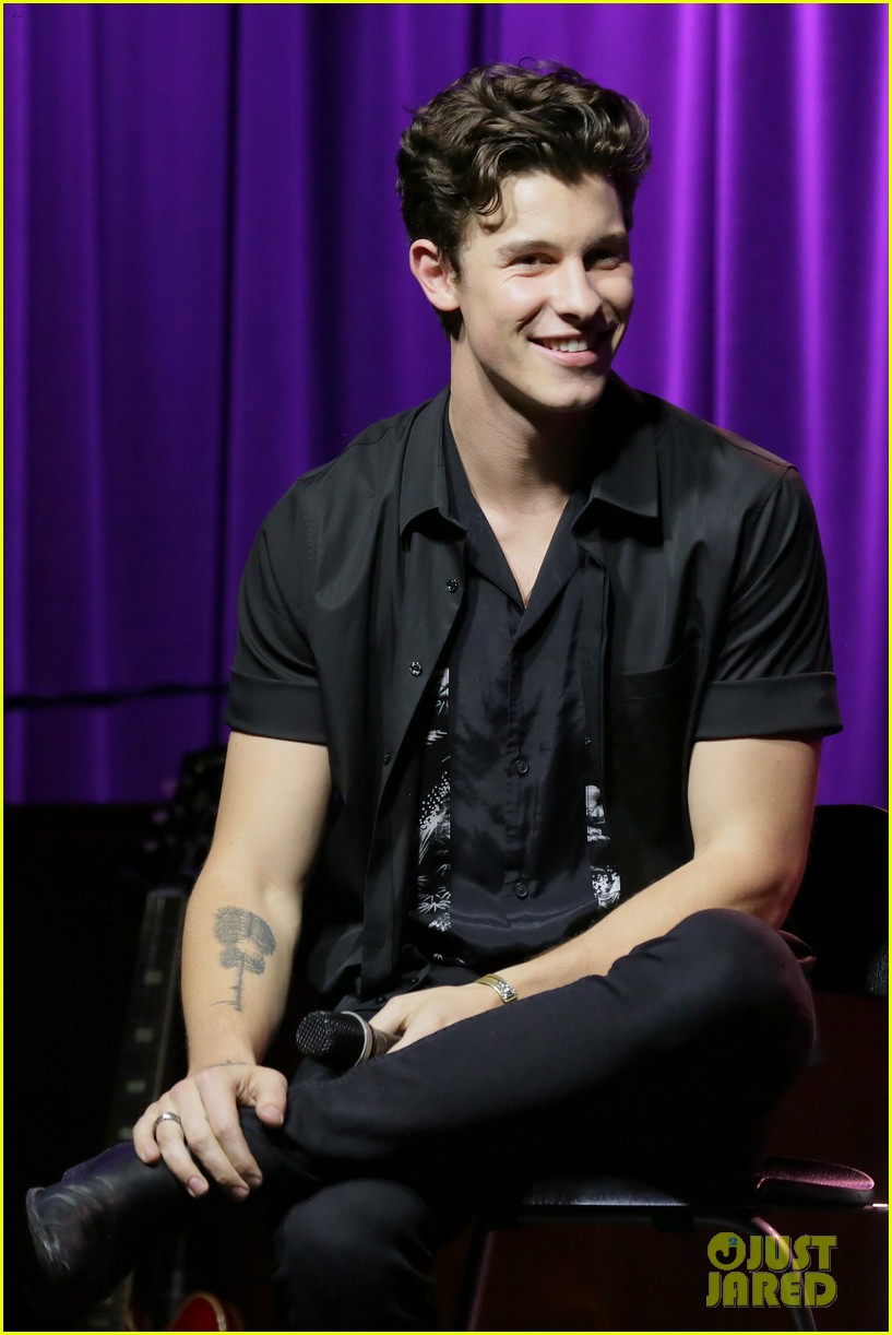 shawn mendes says hes the most nervous guy at grammy museum performance03