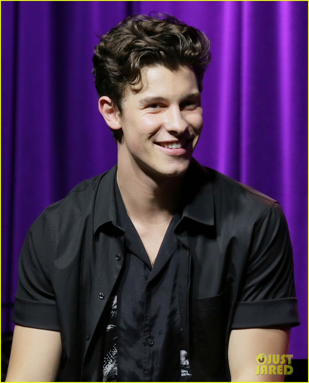 shawn mendes says hes the most nervous guy at grammy museum performance09