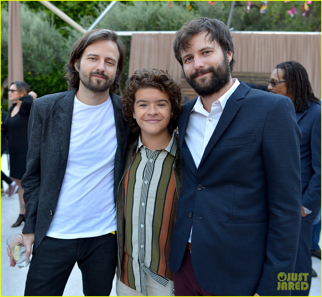 millie bobby brown stranger things costars attend netflix emmy nominee toast 02
