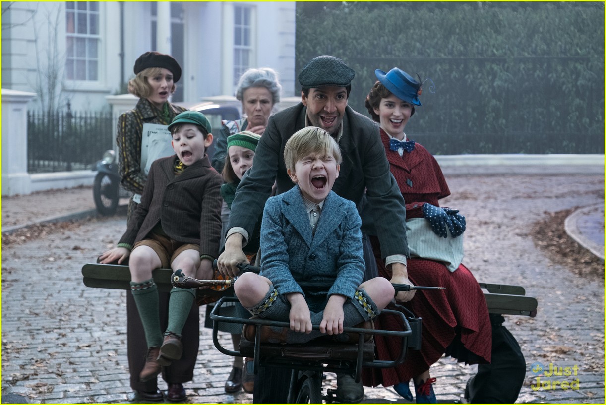 mary poppins returns new trailer pics 03