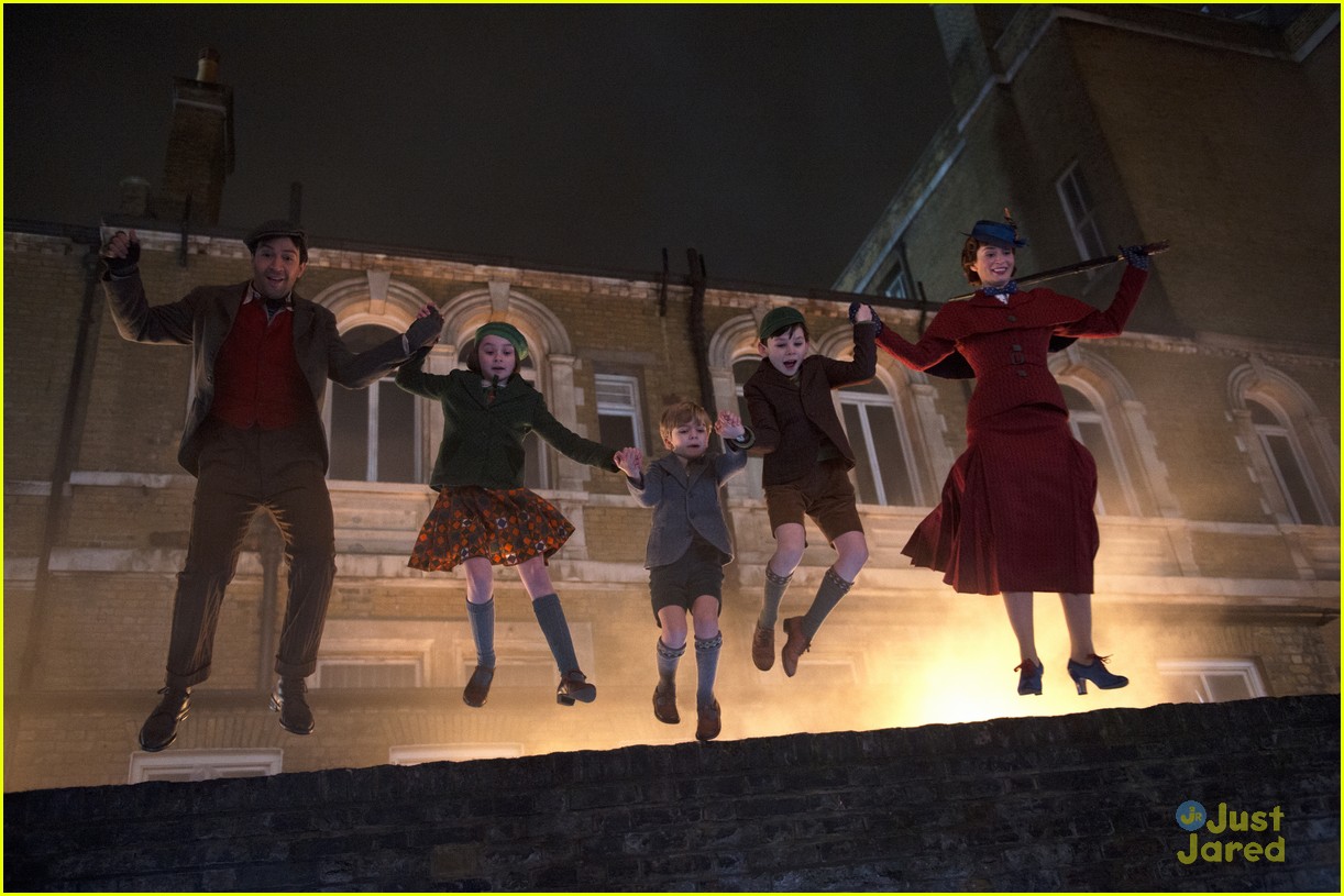 mary poppins returns new trailer pics 08