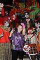 jojo siwa gets surrounded by spooks at knotts scary farm10