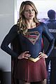 supergirl new red poster premiere pics 05