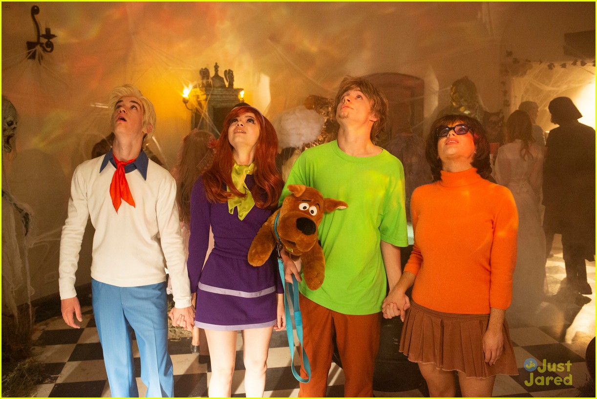 amer housewife scooby doo costumes 03