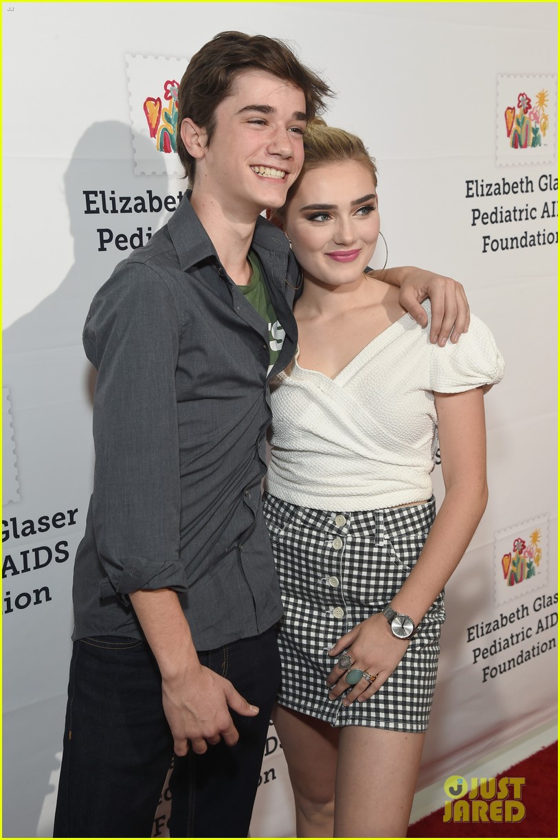 ariel winter levi meaden couple up for a time for heros festival 07