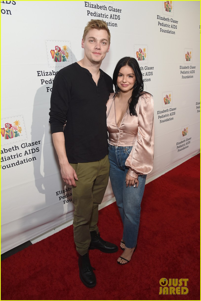 ariel winter levi meaden couple up for a time for heros festival 34