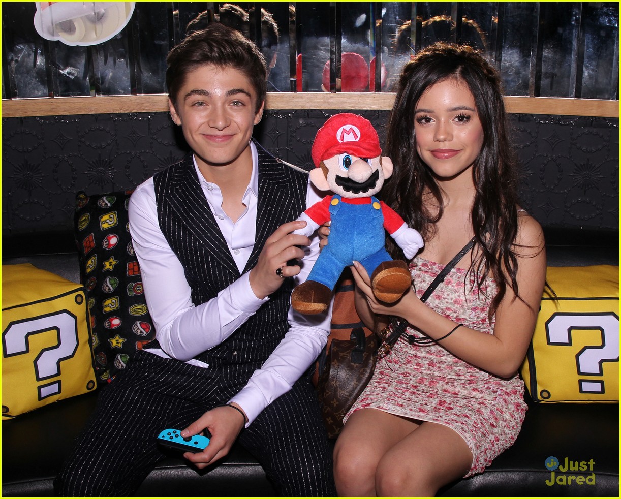 asher angel 16 bday nintendo party pics 10