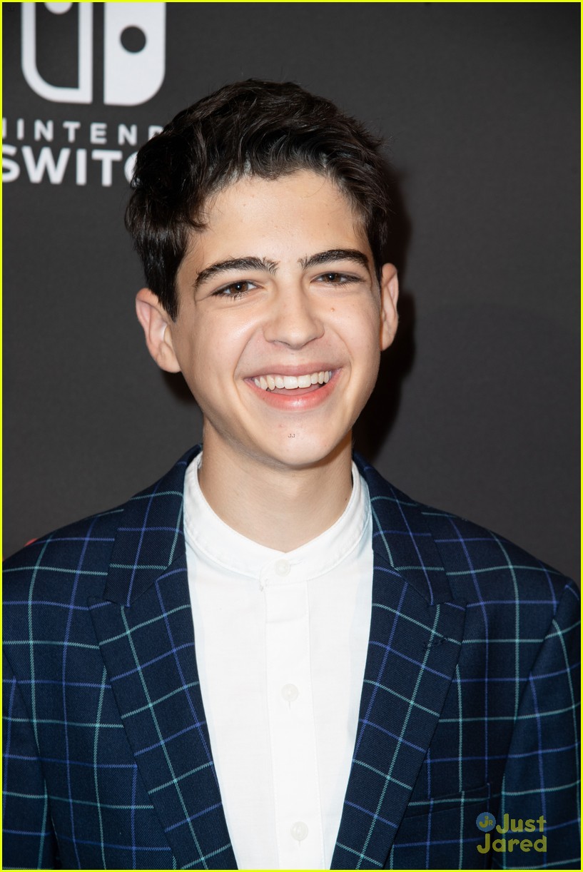 asher angel 16 bday nintendo party pics 56
