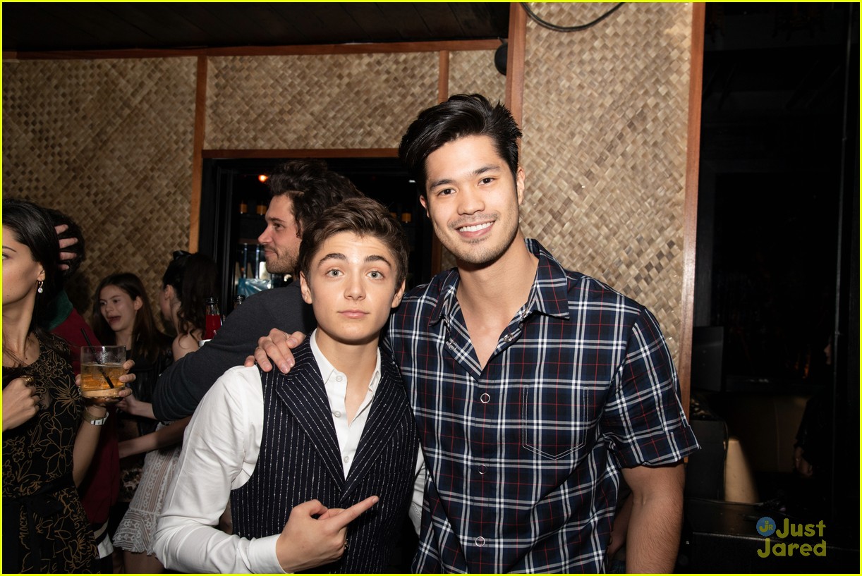 asher angel 16 bday nintendo party pics 77