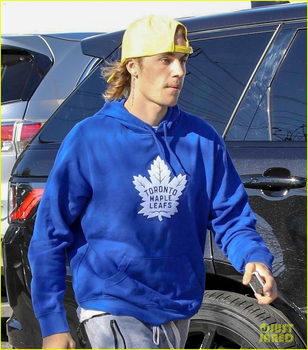 justin bieber goes shopping for halloween costumes 10