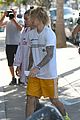 justin bieber hangs out with hailey baldwin after spending afternoon with pastor14
