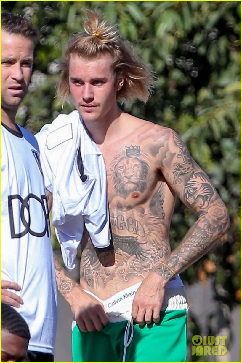 justin bieber goes shirtless playing soccer with friends 04