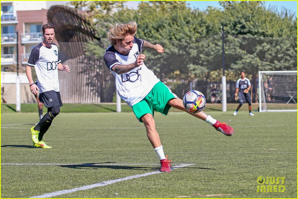 justin bieber goes shirtless playing soccer with friends 12