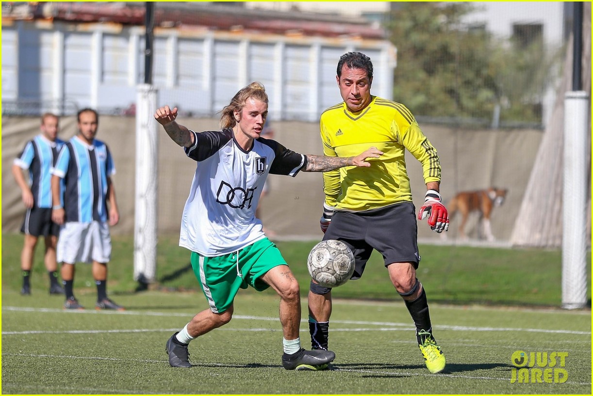 justin bieber goes shirtless playing soccer with friends 32