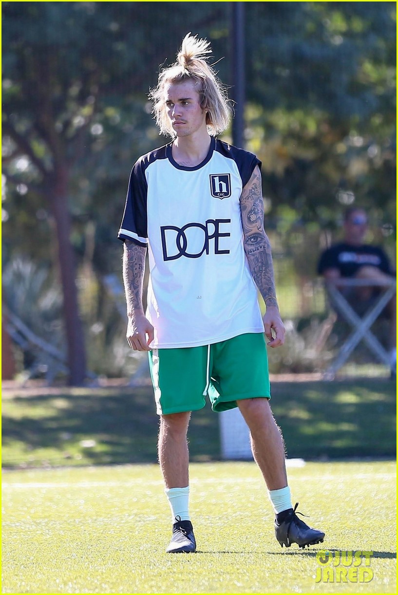 justin bieber goes shirtless playing soccer with friends 36