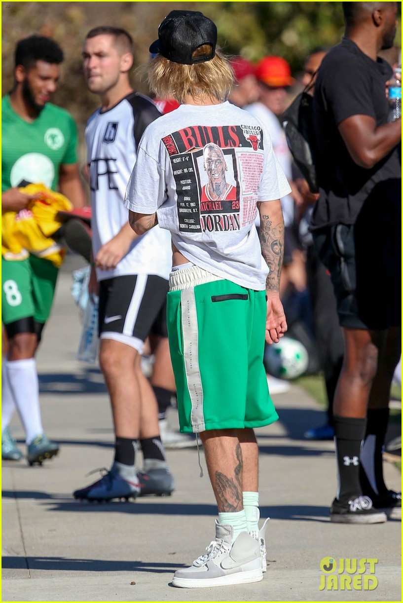 justin bieber goes shirtless playing soccer with friends 37