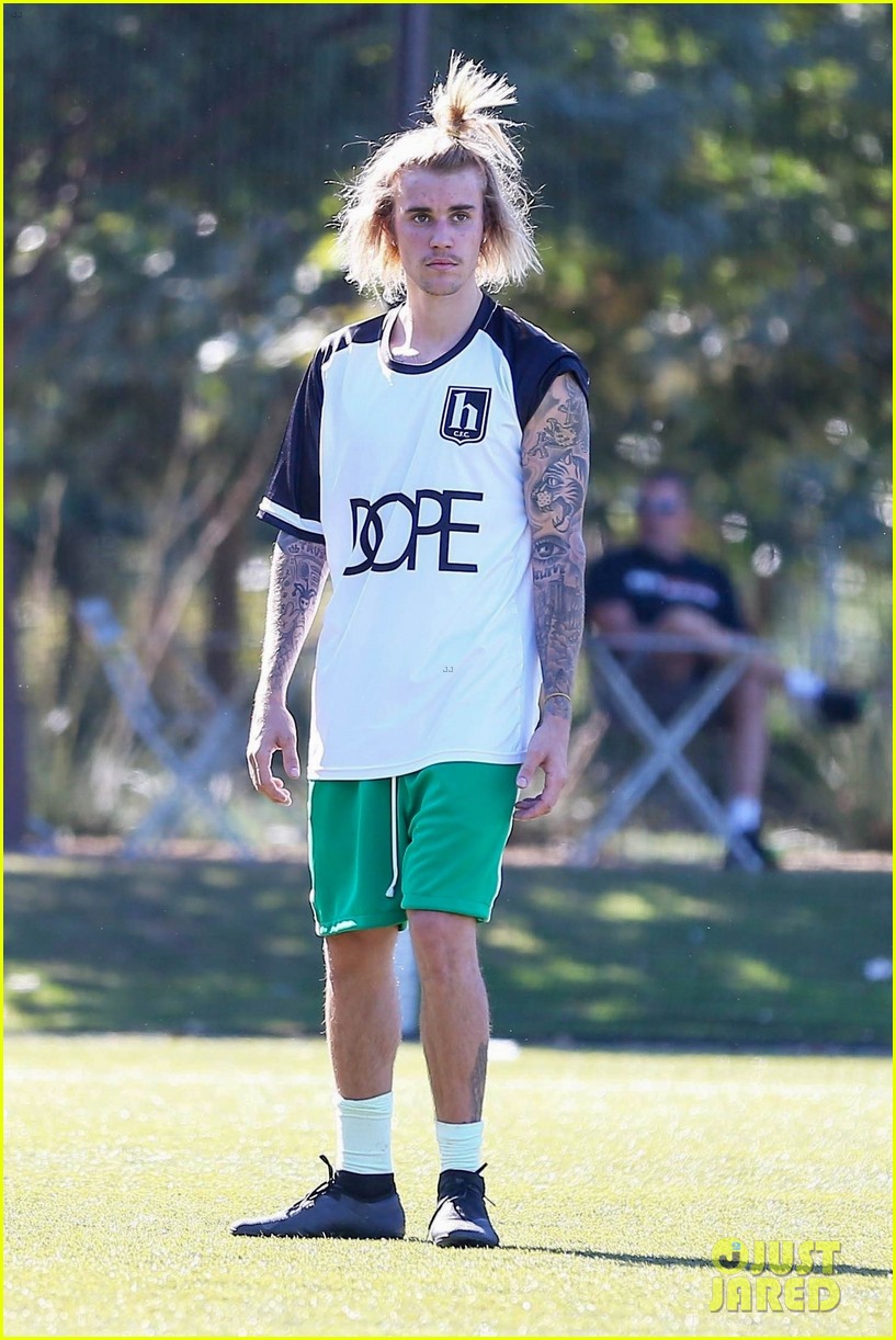 justin bieber goes shirtless playing soccer with friends 44