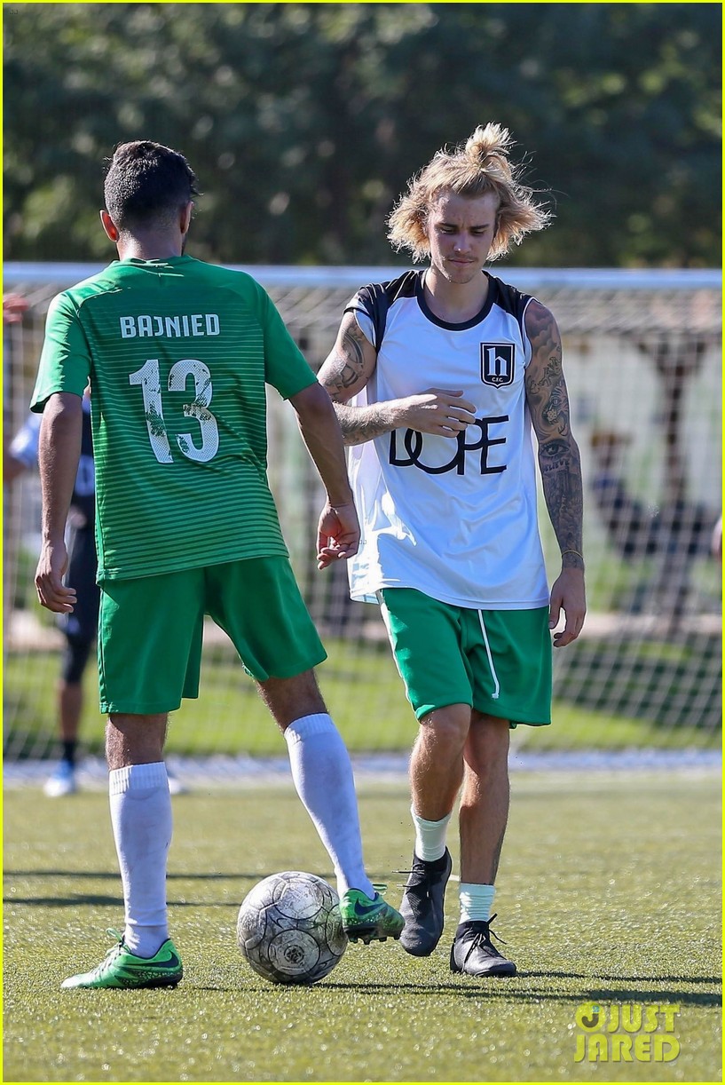 justin bieber goes shirtless playing soccer with friends 54