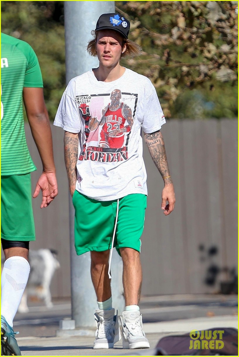justin bieber goes shirtless playing soccer with friends 72