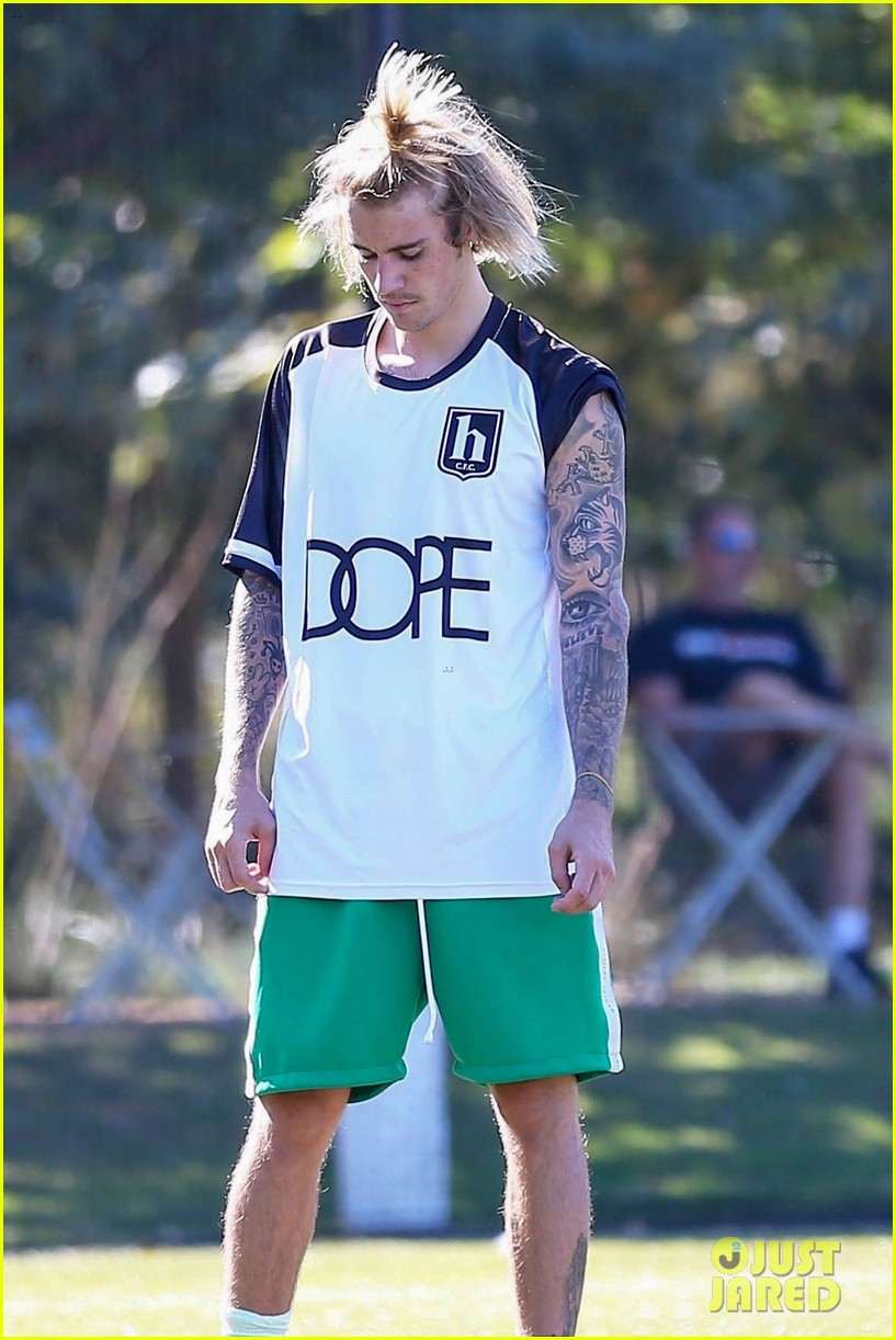 justin bieber goes shirtless playing soccer with friends 78