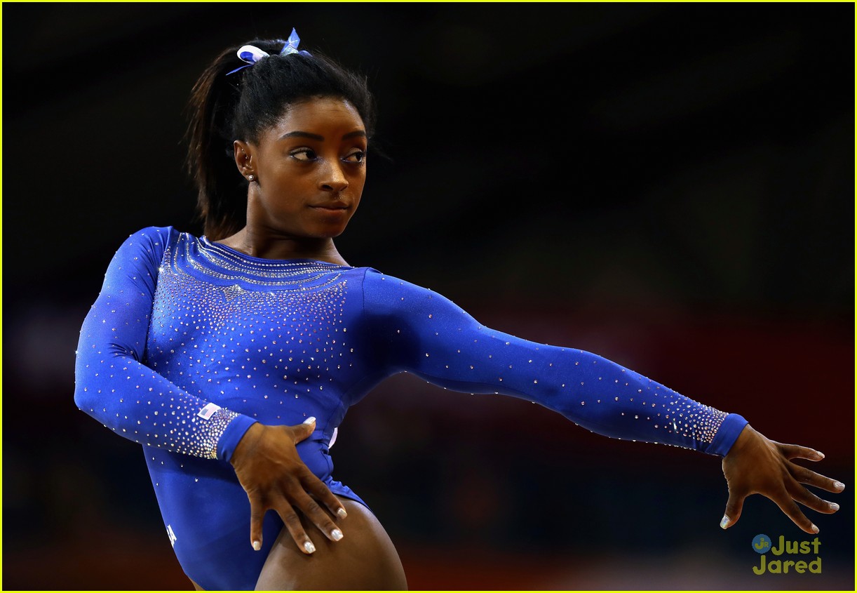 simone biles competes with kidney stone world championships 05