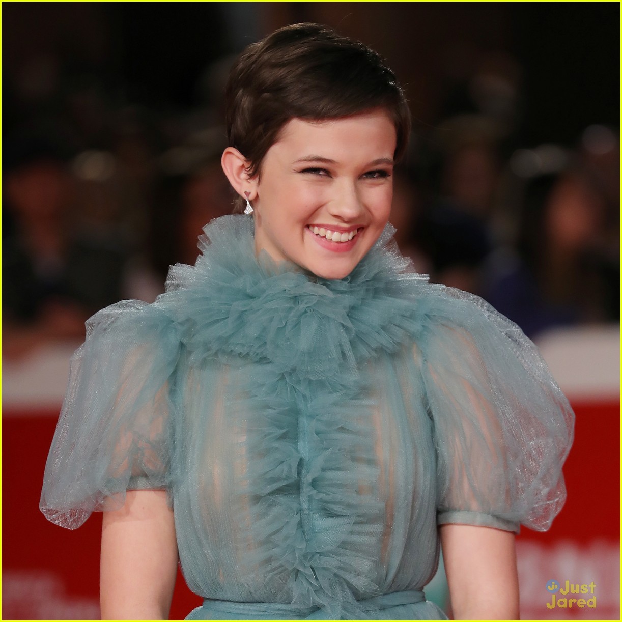 cailee spaeny blue valentino gown rome 14