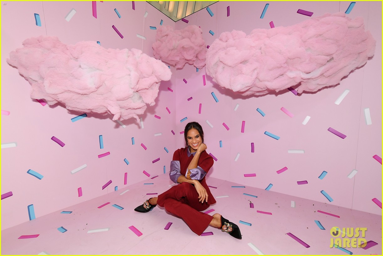 mackenzie foy and misty copeland journey into nutcracker and the four realms at nyc pop up10