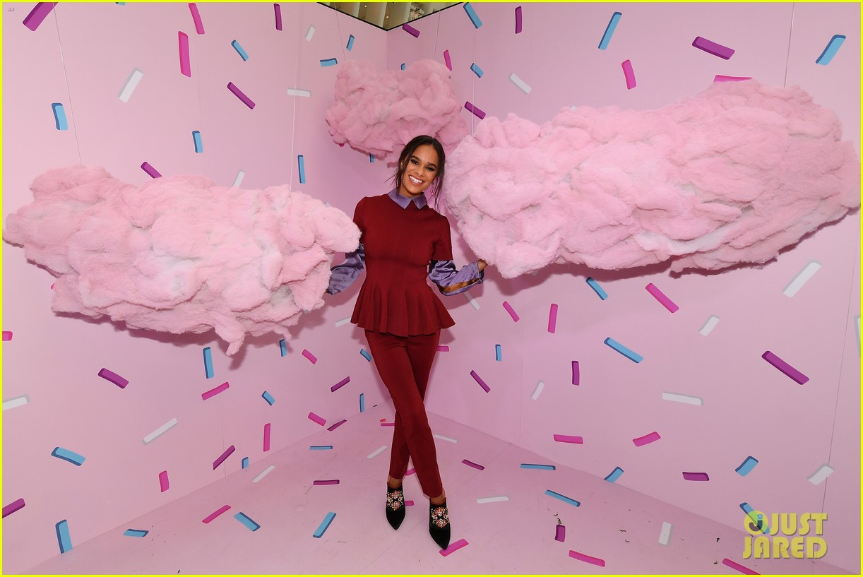 mackenzie foy and misty copeland journey into nutcracker and the four realms at nyc pop up12