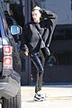 hailey baldwin goes makeup free for lunch with justin bieber 01