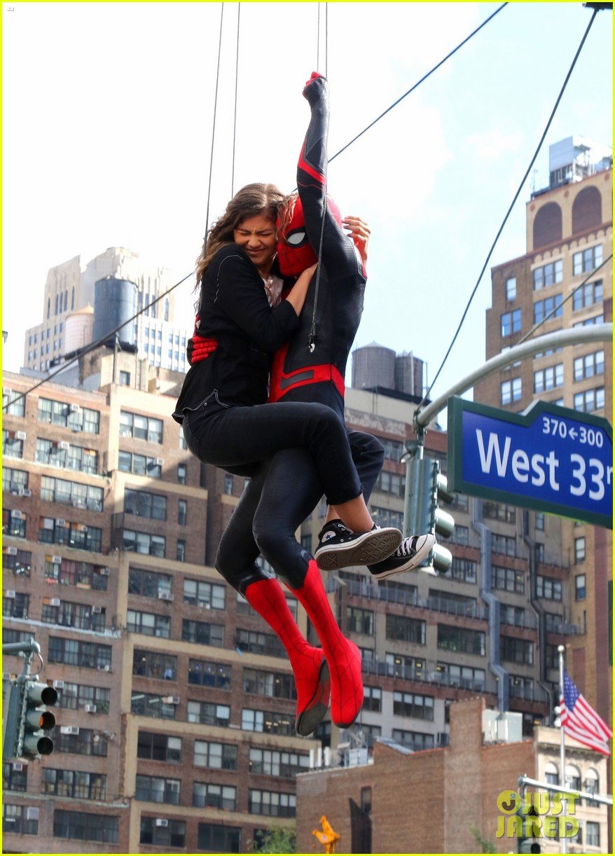 tom holland dons spider man far from home costume while filming with zendaya in nyc204