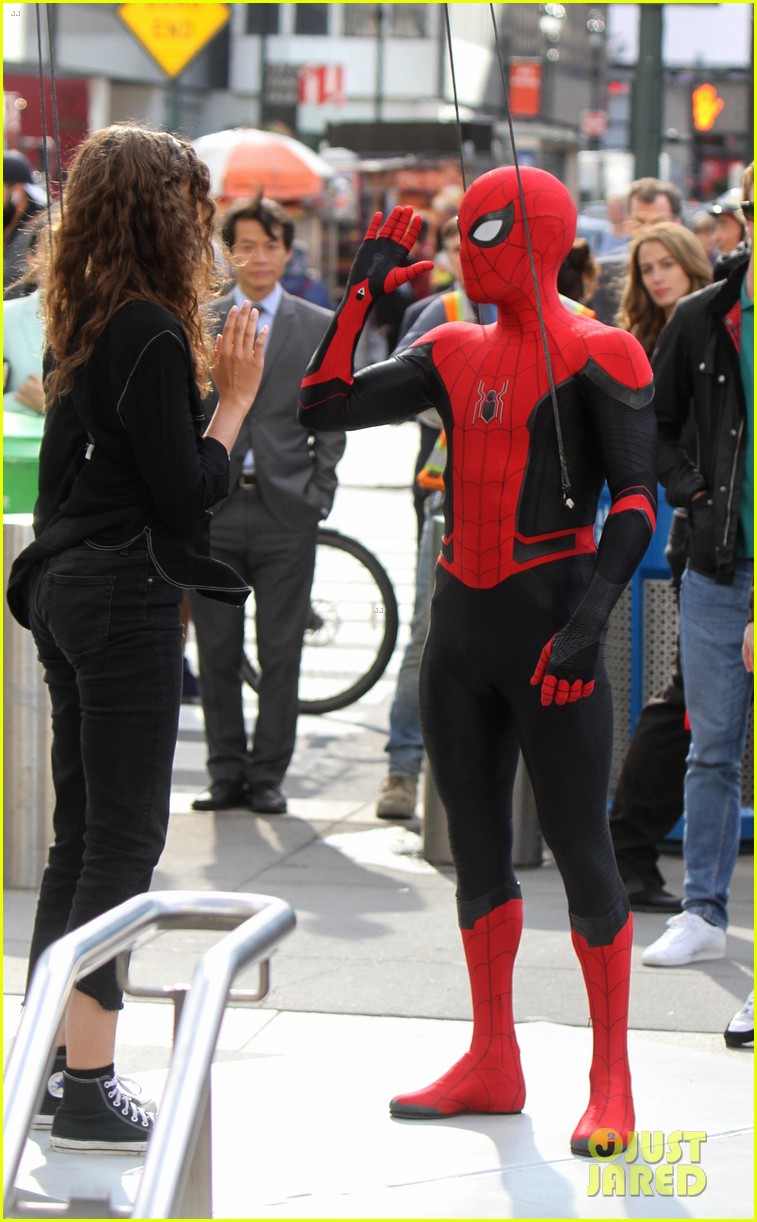 tom holland dons spider man far from home costume while filming with zendaya in nyc208