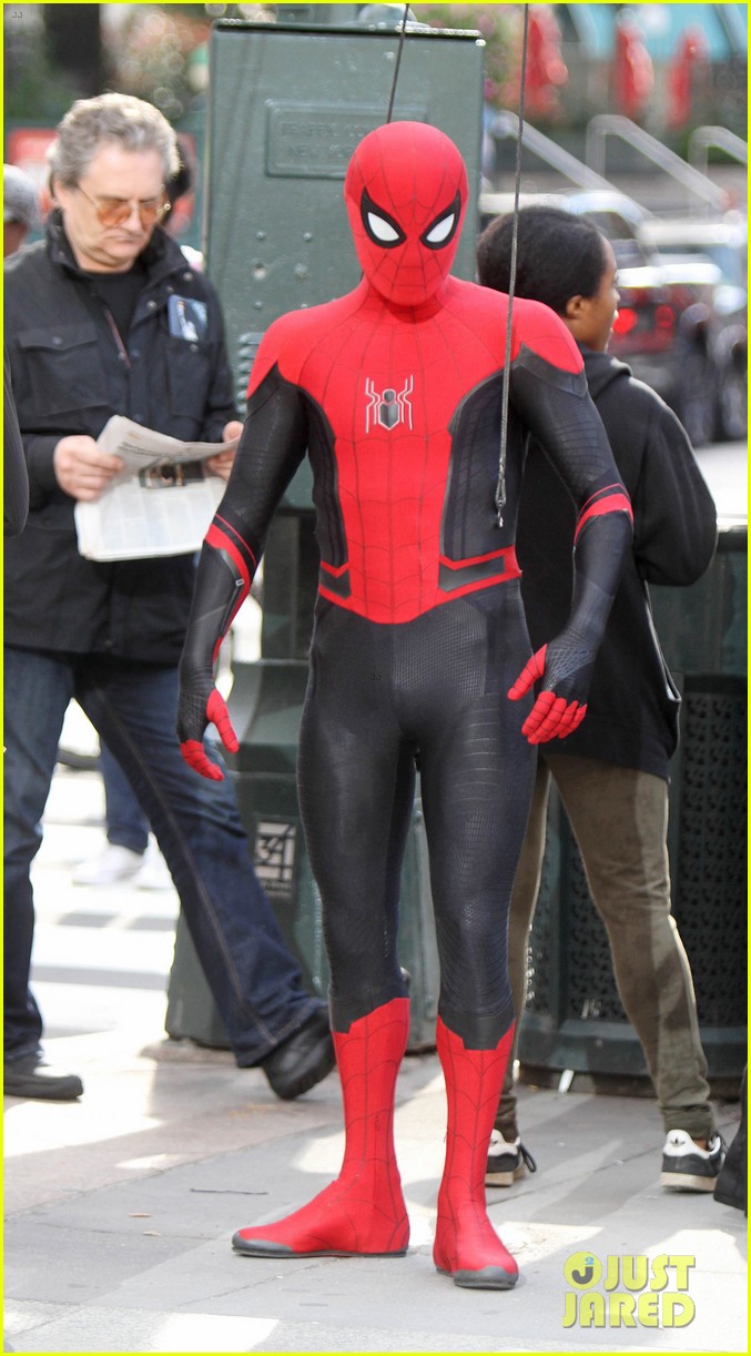 tom holland dons spider man far from home costume while filming with zendaya in nyc216